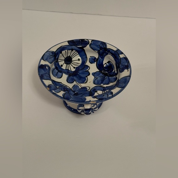 Vintage Signed Studio Art~Charming Blue and White Pedestal Bowl or Trinket Dish - Picture 4 of 13